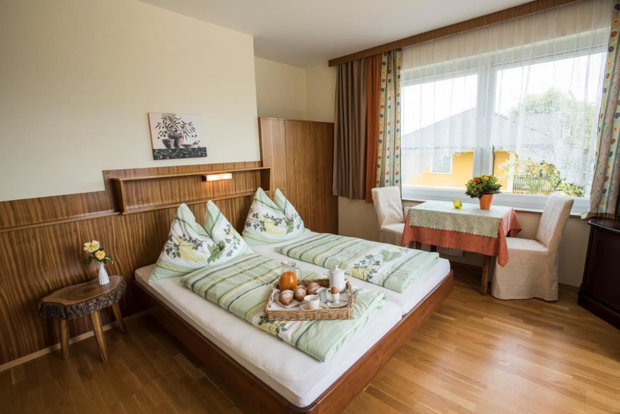 Gaestehaus Karawankenblick Apartment Дроболах ам Фаакерзее Екстериор снимка