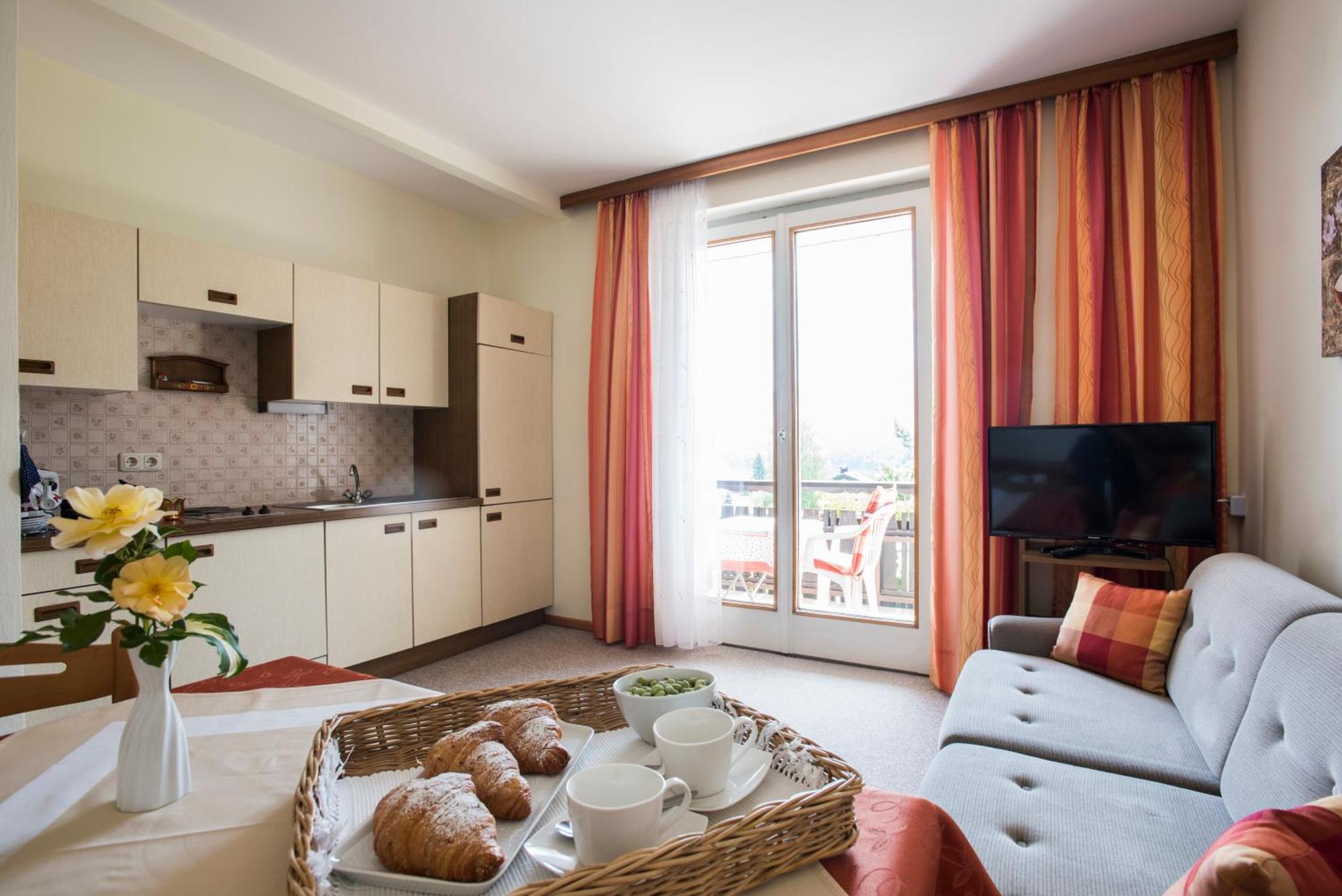 Gaestehaus Karawankenblick Apartment Дроболах ам Фаакерзее Екстериор снимка