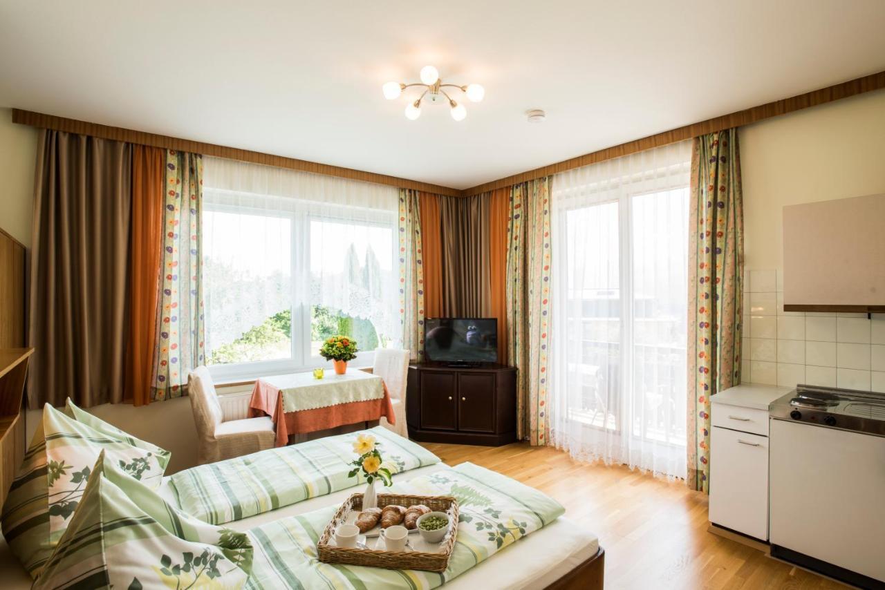 Gaestehaus Karawankenblick Apartment Дроболах ам Фаакерзее Екстериор снимка